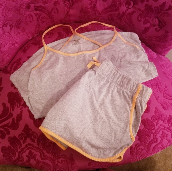 Jasmine & Ginger Other - Jasmine & Ginger soft sleep/lounge cami set